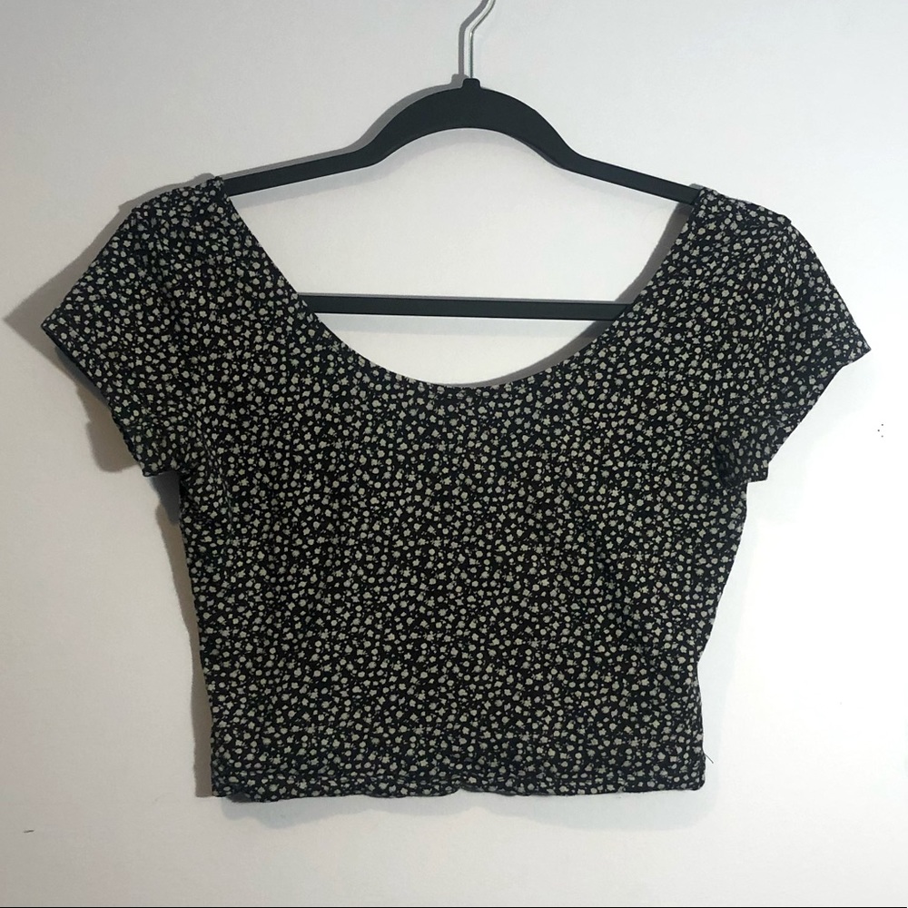 2 for 20‼️ Garage cropped floral t-shirt